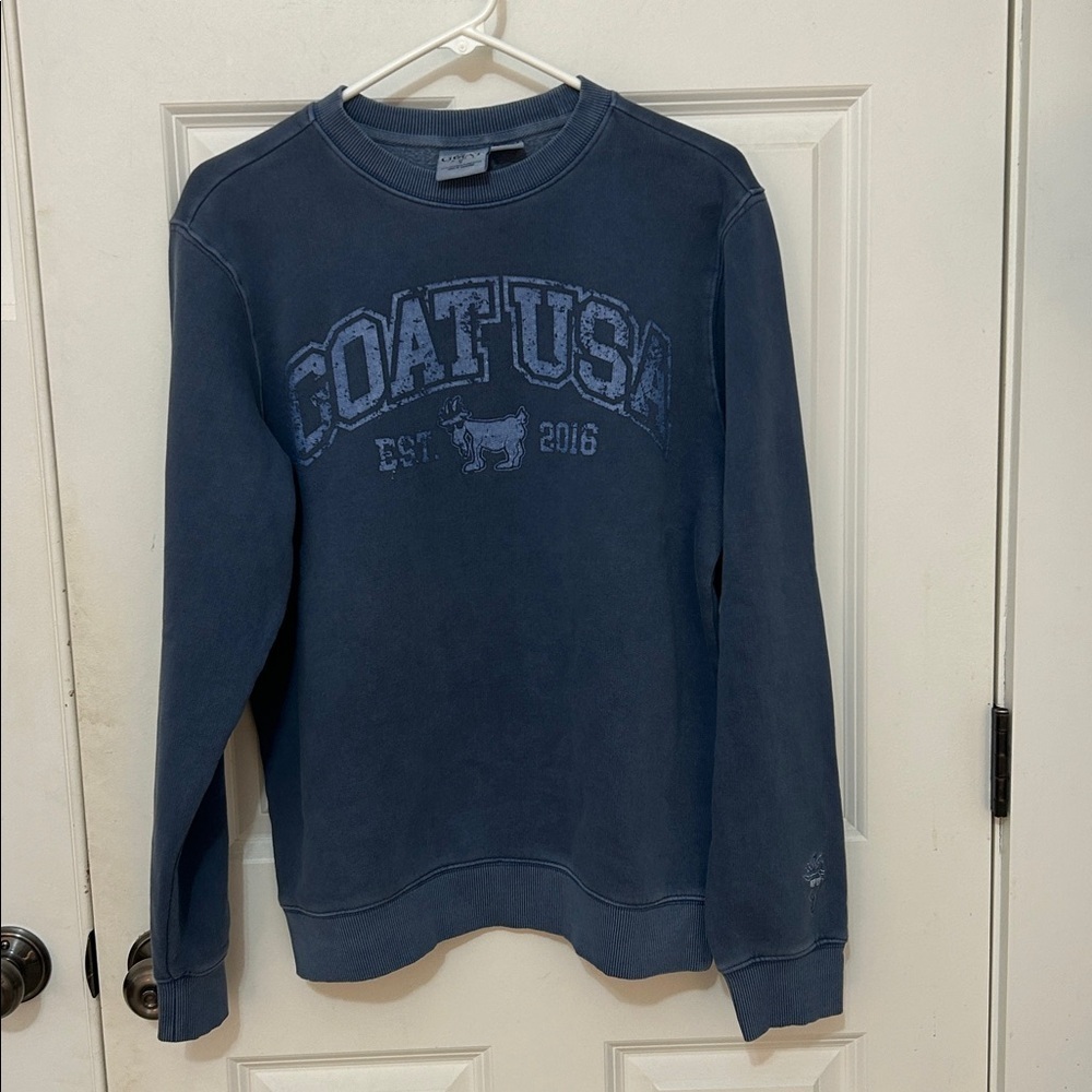GOAT USA Men's Blue Crewneck Sweatshirt size small